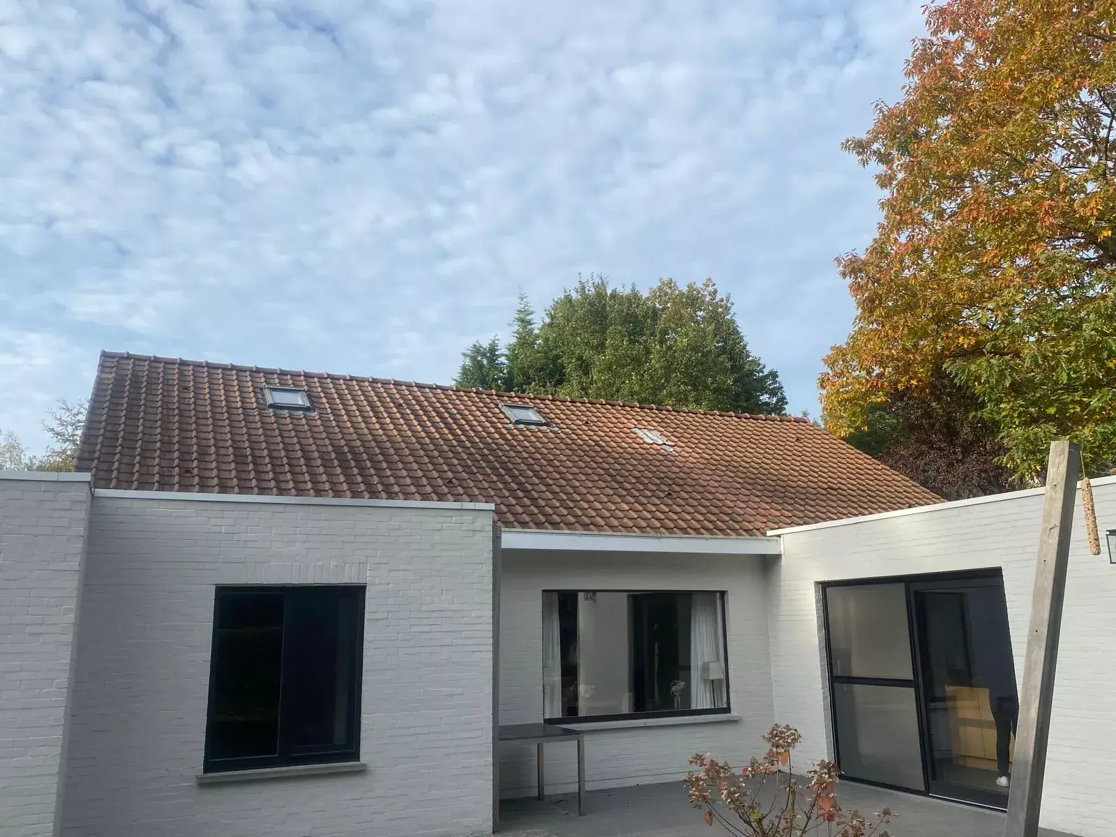 Resultaat na de dakrenovatie: strak nieuw dakvlak